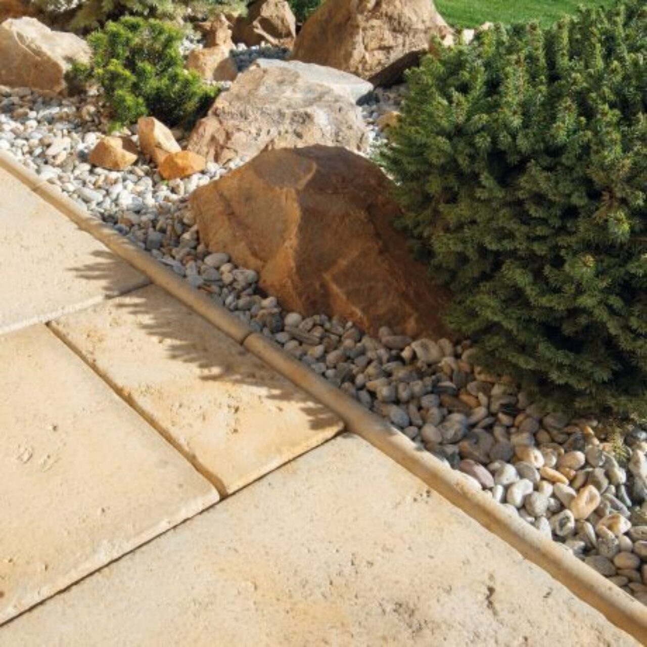 Semmelrock BRADSTONE TRAVERO obrubnik 60x15x4 bezova melirovana2