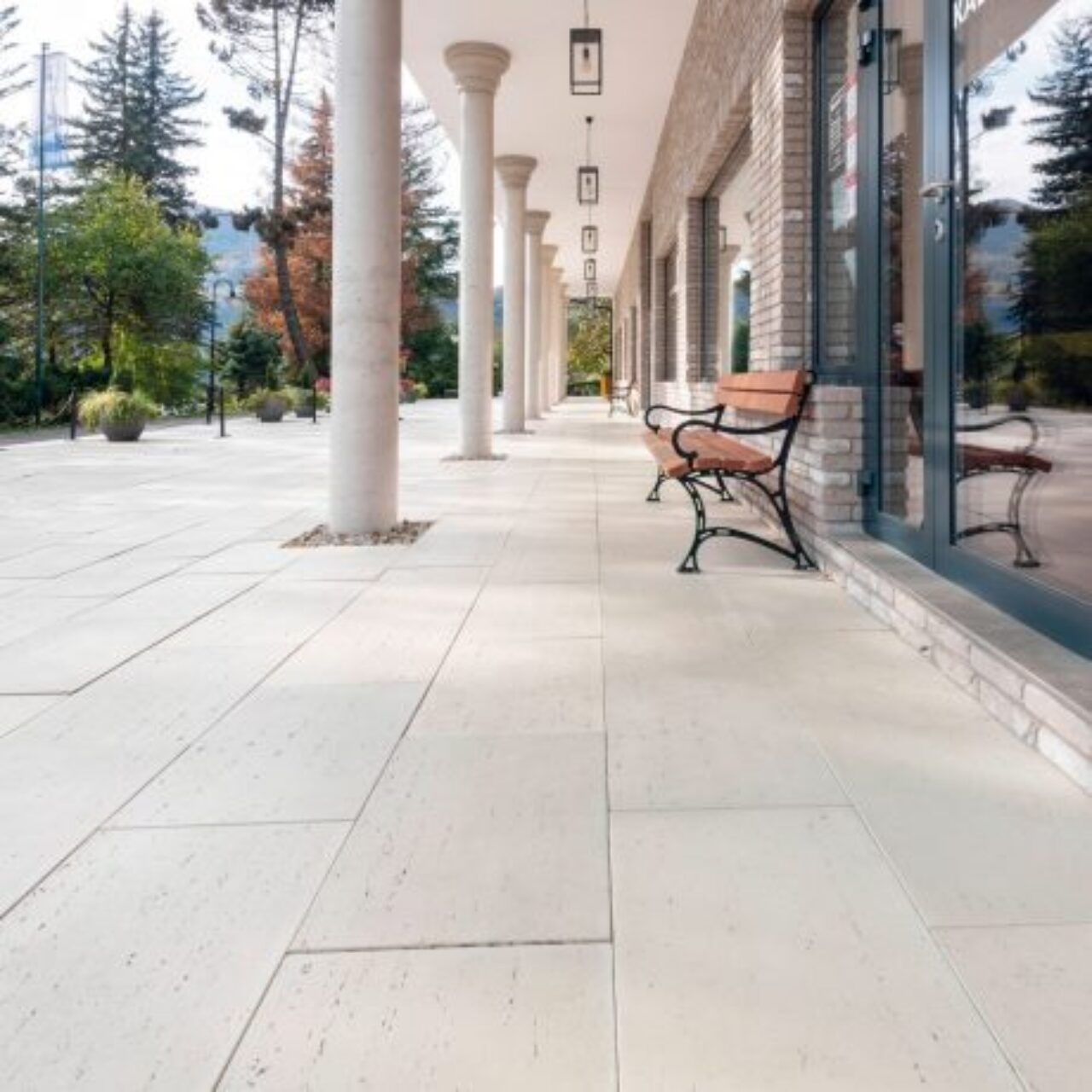 Semmelrock LUSSO TIVOLI 60x35x15 KREMOVO BIELA MELIR 2