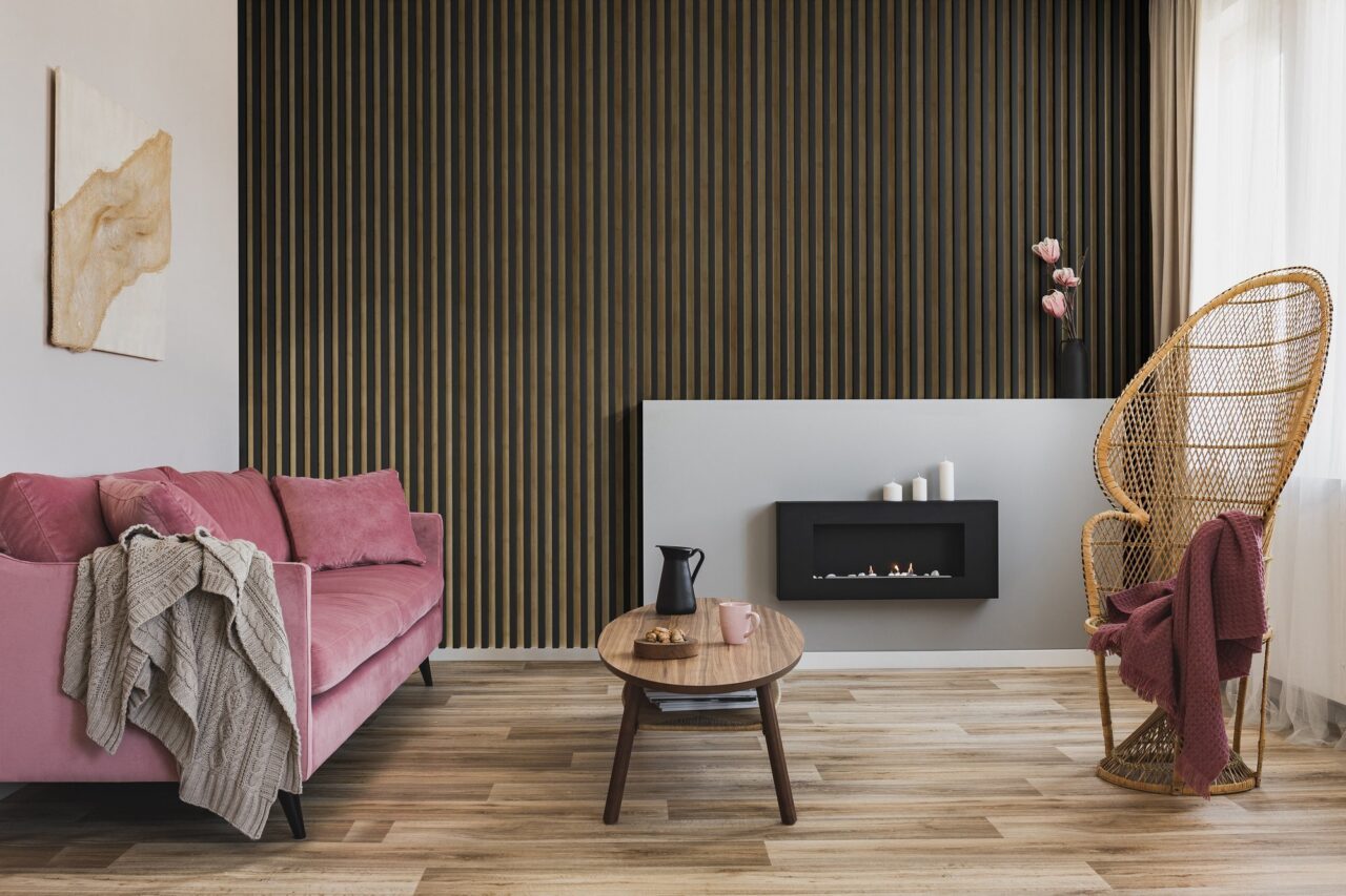 LINEA slim 3 dub cierny stenove lamely v interieri domu2